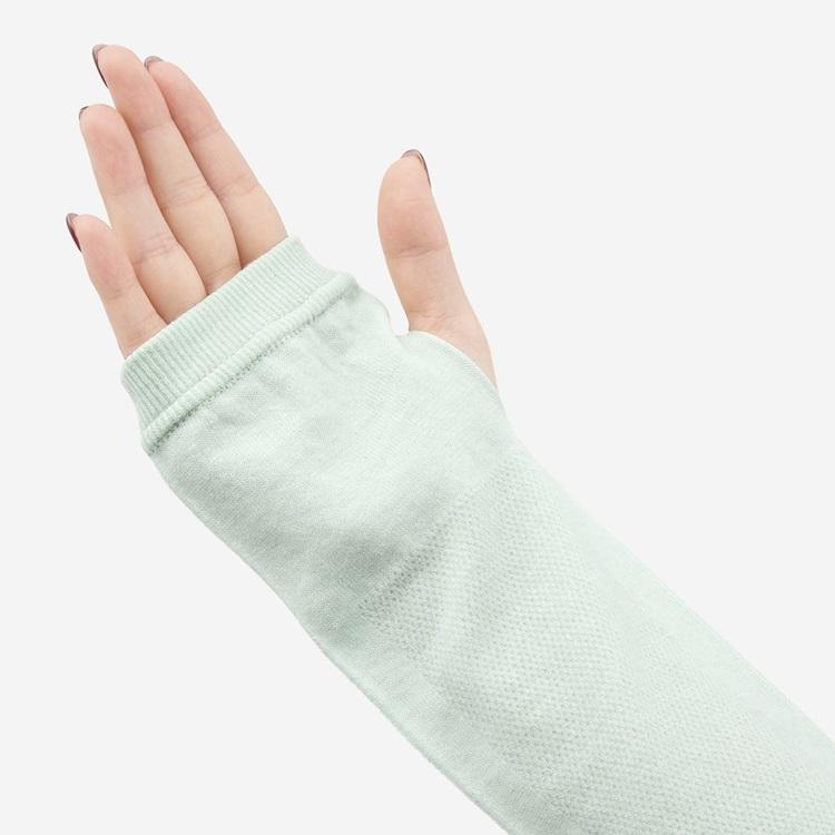 ボタニカルダイ綿混アームカバー