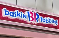 サーティワンのカップアイスを車内で食べようとしたら…まさかの絶望的な状況に思わず笑ってしまう