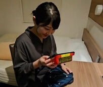 ホテルで夜食のカップ麺を食べようとしたら…「マイバッグの中」を見て思わず絶望してしまう