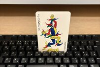 ネットカフェの個室に不気味な「トランプのジョーカー」を発見　「カード裏に書かれていた内容」に思わず目を疑う