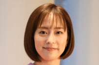 石川佳純さん まさに見返り美人！「浅草～」私服観光ショットが素敵