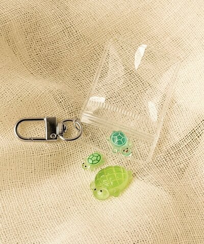 3COINS、カメ3匹キーホルダー商品画像