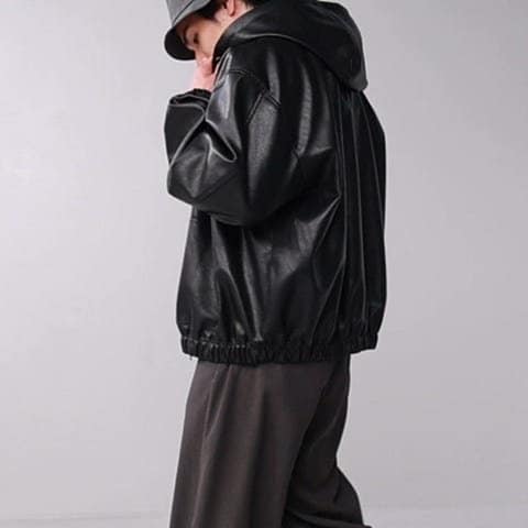 フェイクレザージップフーディ