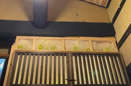 「お見事です」築100年超の古民家「洗面所」を…冬の隙間風に備えて〈家族でセルフリフォーム〉→仕上がりに反響続々