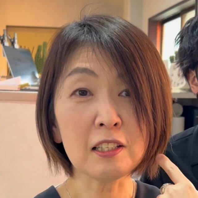 前髪のあるヘアスタイルを希望する女性がばっさりカット！カッコいい系ショートにイメージチェンジ