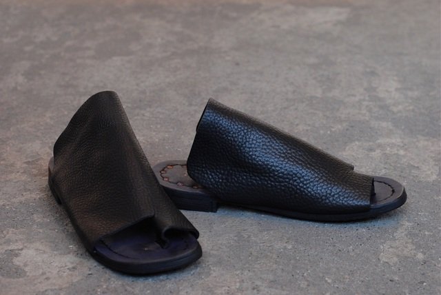 Portaille - トングサンダル ¥29,160（税込）