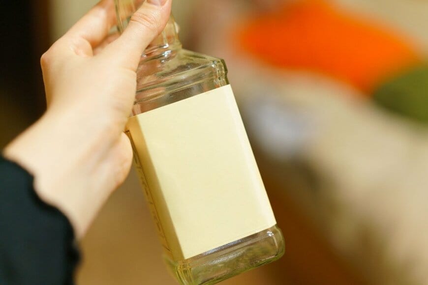 「昼からウイスキー？」昼休憩中の社内で誤解された持ち物　予想外の正体に「たしかにそう見えるかも」