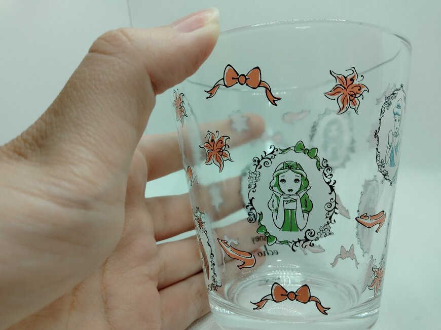 出所：筆者撮影（セリア、ディズニー・ガラスコップ）