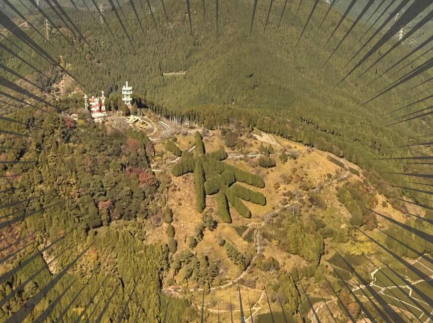 上空から発見した巨大な「茶文字」