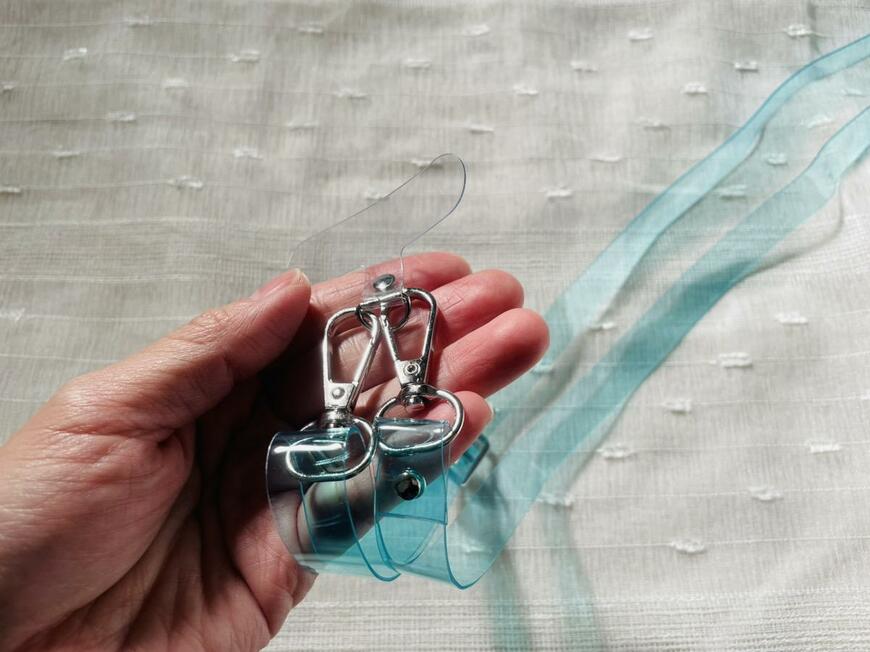 ダイソー「ワイドモバイルショルダー」