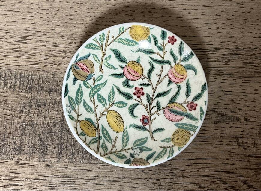 セリア、豆皿　絵画　WM