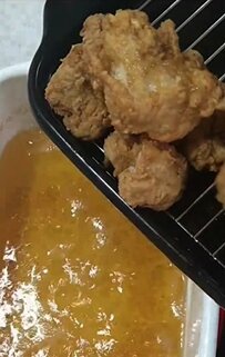 【男子高校生弁当】卵焼きやタコさんウインナーも入った定番の「から揚げ弁当」が話題