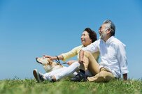 【おひとりさまの老後】かかる「月の生活費」もらえる「公的年金月額」は平均いくら？厚生年金の平均「月14万円台」で足りる？