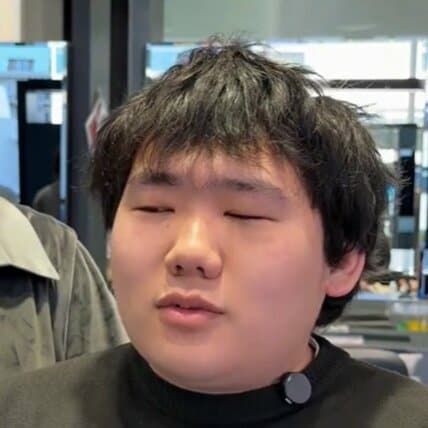 【大変身】「何が似合うのか全くわからない」髪型迷子の男性がお任せカットで大胆イメチェン！「似合ってます」「かわかっこよくなった」と話題