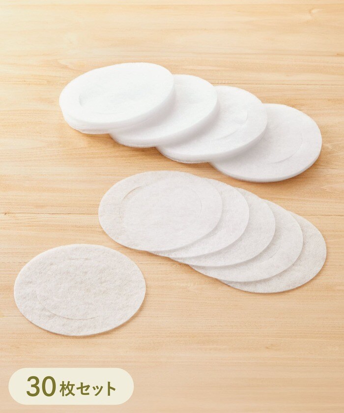 煮汁を減らさず、アクや余分な脂のみを吸収してくれるアク取りシート