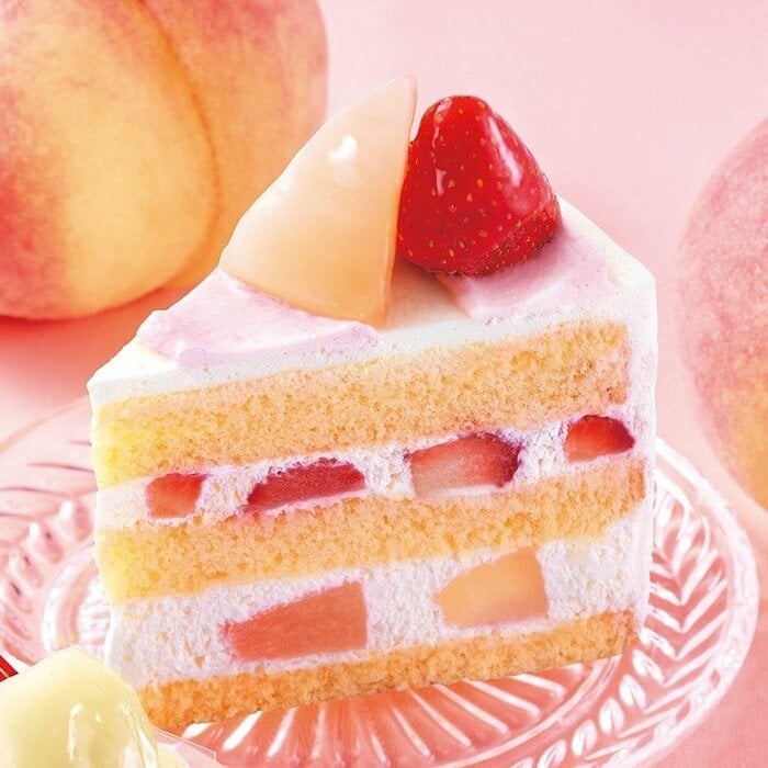 「北海道産純生クリーム使用 プレミアムショート 山梨県産白桃&苺」