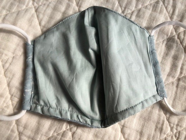 しまむら『抗菌防臭 洗って繰り返し使える JACQUARD MASK（ジャカードマスク）』中は…（筆者撮影）