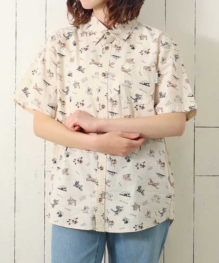 出所：ブルーブルーエ公式　総柄プリントシャツ／フライングアニマル