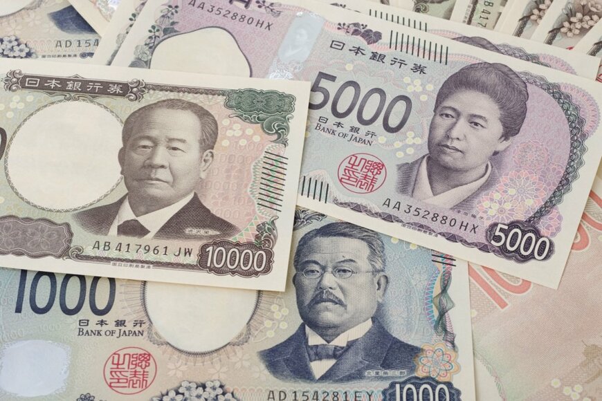 物価上昇で多くの家計が悲鳴！その一方で厚生年金「月額30万円」受け取る人も受給する人も。現役時代の年収いくらで実現可能？