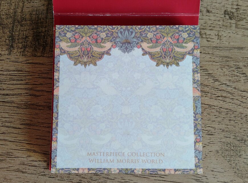 筆者撮影（セリア、メモ付箋 80P ウィリアム・モリスワールド）