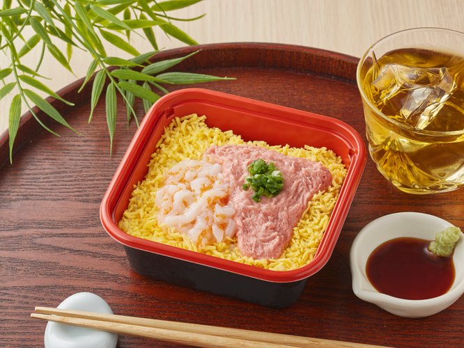 出所：ミニストップ「ちょっと食べたい ちょうどいい ちょこっと寿司！「ちょこ☆ずし！海鮮ばらちらし」「ちょこ☆ずし！ねぎとろ＆いか」7月23日（火）新発売」