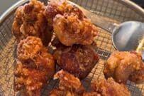 「絶対美味しいやつ」甘ダレたっぷりでご飯がすすむ「唐揚げ丼弁当」　色鮮やかな黄色い卵焼きも注目