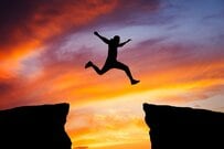 1年で100万円貯めるのは年収1000万円でもキツイ