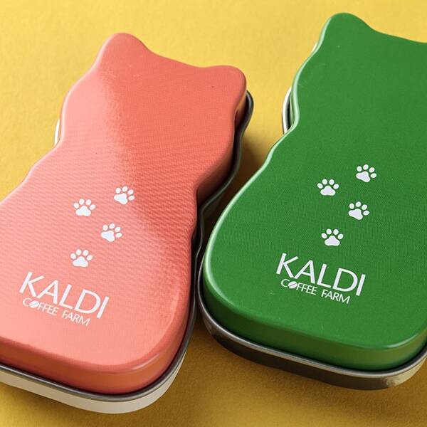 手のひらサイズの缶入りのチョコレート