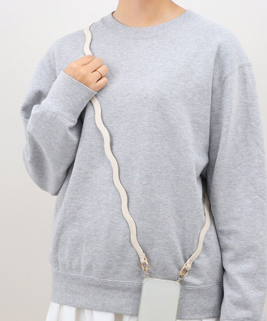 出所：3COINS公式　なみなみスマホショルダー