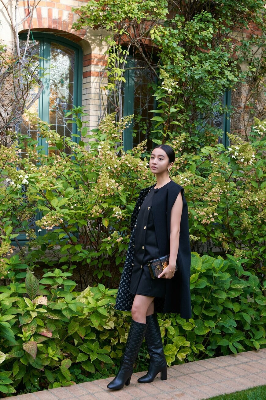 出所：ルイ･ヴィトン ジャパン株式会社『【ルイ·ヴィトン】Kōki,、パリコレクション滞在中にルイ·ヴィトンの歴史が息づく場所アニエールを訪問』