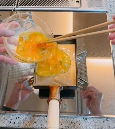 労力は最小でも手抜き感ゼロ！お弁当作り修行中のお父さんが作る【照り焼きチキン弁当】が話題