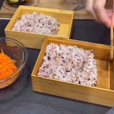 「デパ地下の豪華なお弁当みたい！」朝早い夫に作る、迫力満点!?〈愛情弁当〉トンカツ「どどーん」とボリューム満点！