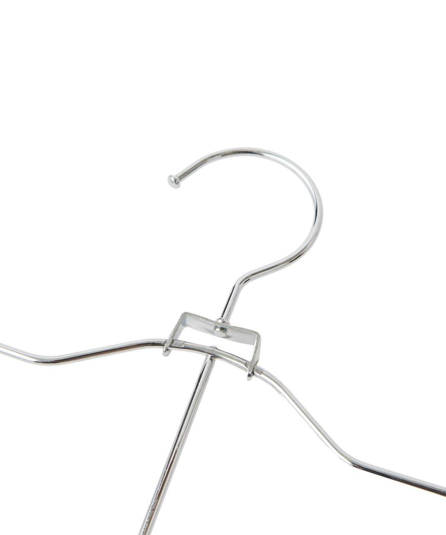 出所：パルグループ公式ファッション通販サイト 3COINS 《かさばらず、すっきり収納》4連スカートハンガー