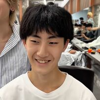 【大変身】ずっと1000円カットに通っていた男性が初美容室で大胆イメチェン！→「全然変わった！」と大絶賛！