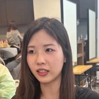 「中顔面が目立つ」前髪を作りたい女性が「顔まわりカット」でイメチェン！「短くなってる」と笑顔こぼれる