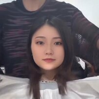 「アフリカに行く前に！」ロングヘアの女性が「坊主女子」に！ピンクカラーで可愛さもプラス