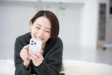 【おひとりさま50歳代】平均貯蓄額999万円・中央値120万円、収入ピークの「老後前の貯めどき」をどう生かす