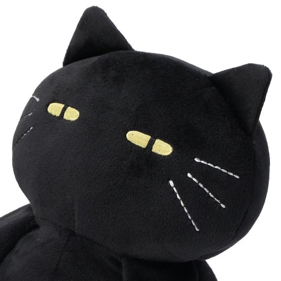 かわいらしいジト目の表情で家じゅう連れて歩きたい