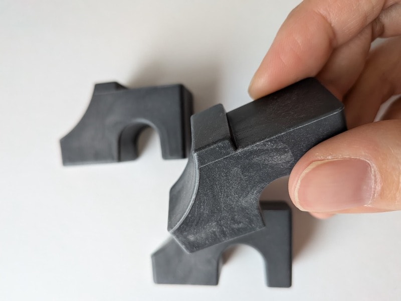 ダイソー　プラ鉢置台