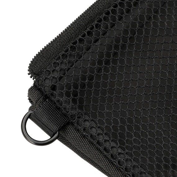 出所：ニトリ公式　仕切り付きマルチポーチ S （ブラック CG01）