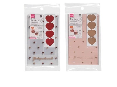 たっぷり18枚入りの大容量がうれしい！／出所：ダイソー公式　クリアバッグ（ハート、18枚、15cm×9cm）