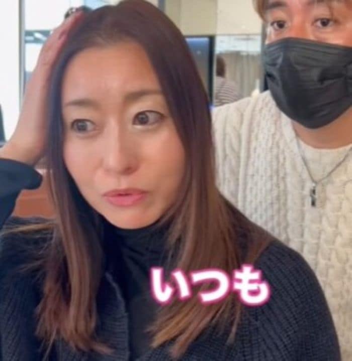 おでこのシワを気にする女性が「前髪」を作ると…ガラリと変身した姿に本人驚き「似合わないと思ってた」「全然違う！」