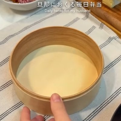 「めっちゃ綺麗」と旦那が大絶賛！断面がお花みたいな【肉巻き弁当】が可愛いと話題