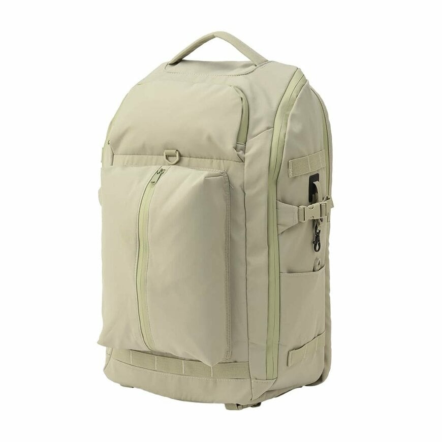 バッグの中と外で荷物を分けて収納できます