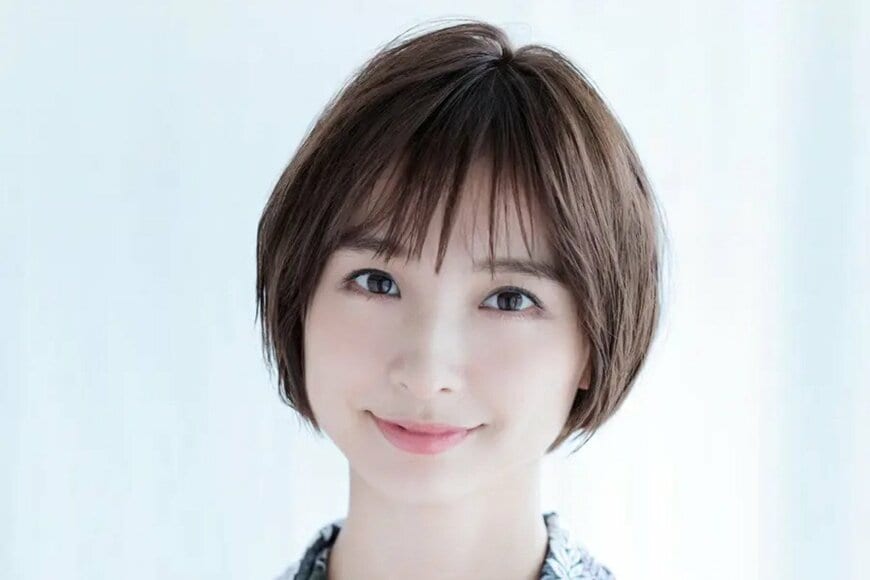 【篠田麻里子】桜の木の下で…新1年生の娘と「顔寄せ&ハグ”写真」を公開 　「素敵」「いい写真だね」