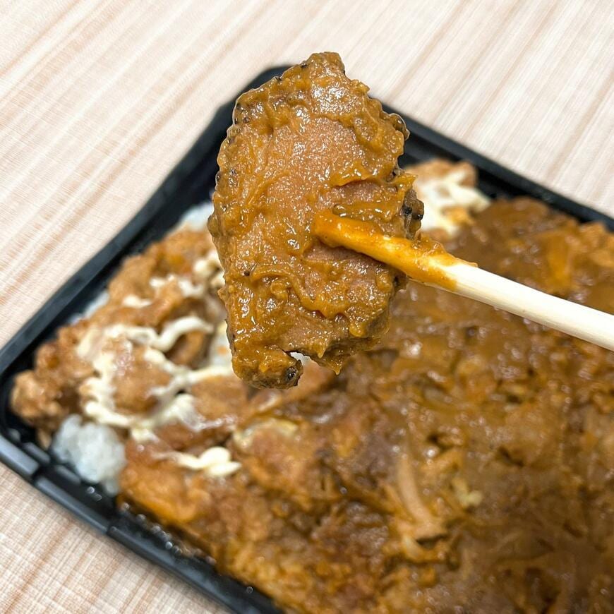 【秋葉原】1キロ弁当の「カレーとカラアゲ」