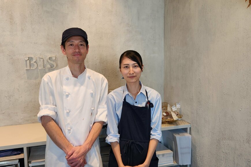 丁寧な接客の鈴木さん夫婦