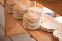 食器収納のコツとは？場所別のアイデアと地震に備える収納の工夫
