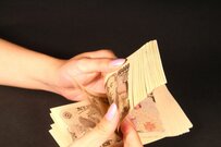 バブル景気期に働き盛りだった【70歳代】貯蓄額はどのくらいあるの？「年金額・生活費」もチェック！