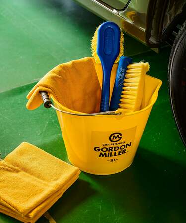 カッコイイ洗車セットでプロ気分！オートバックスのカー用品〈デイリー
